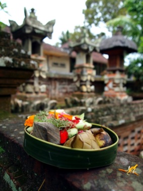 Offerings (canang), Bali